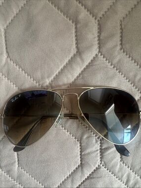 Ray-Ban Gold Frame Aviator Sunglasses with Gradient Brown Lenses